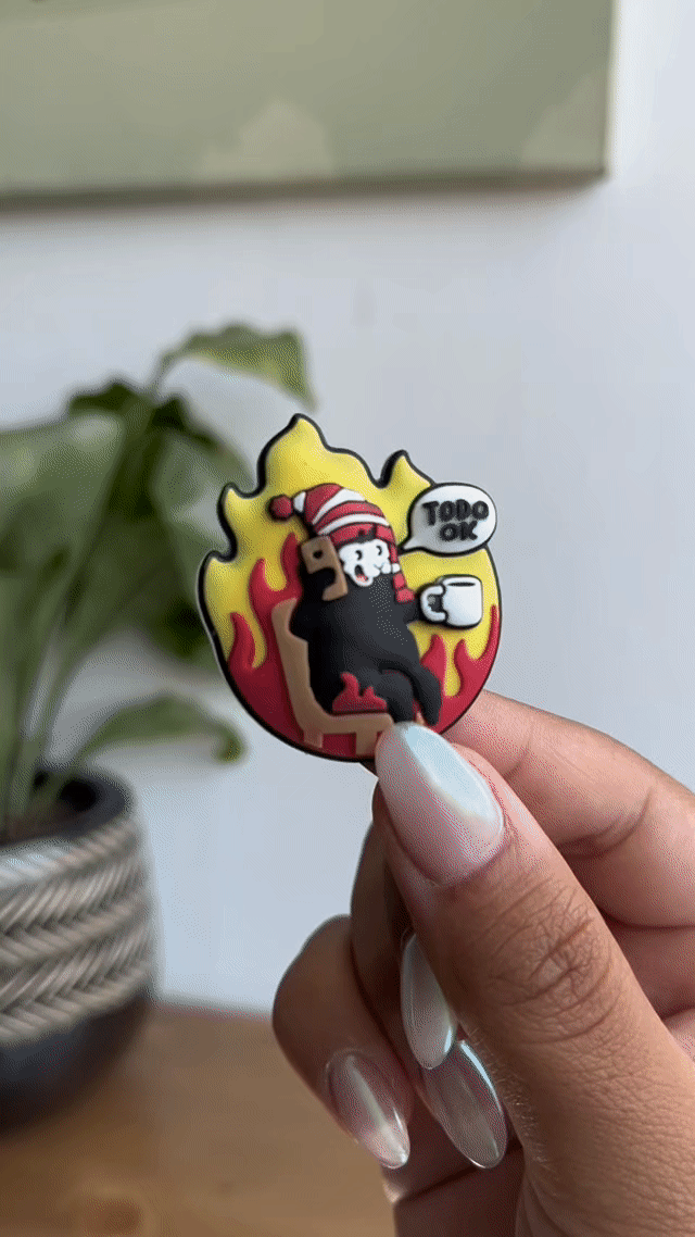 Pin plastico Llama Meme