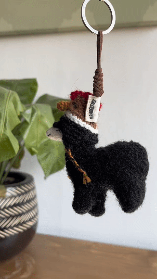 Llavero Alpaca Kusi (gorrito condor andino)